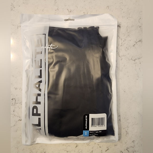 NWT Alphalete Pulse Kinetic Leggings - Black - Small - Picture 2 of 4